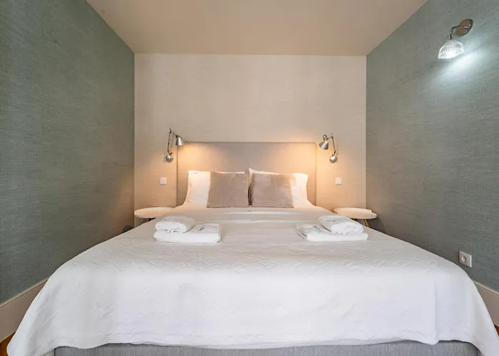 Amazing Downtown Experience-e